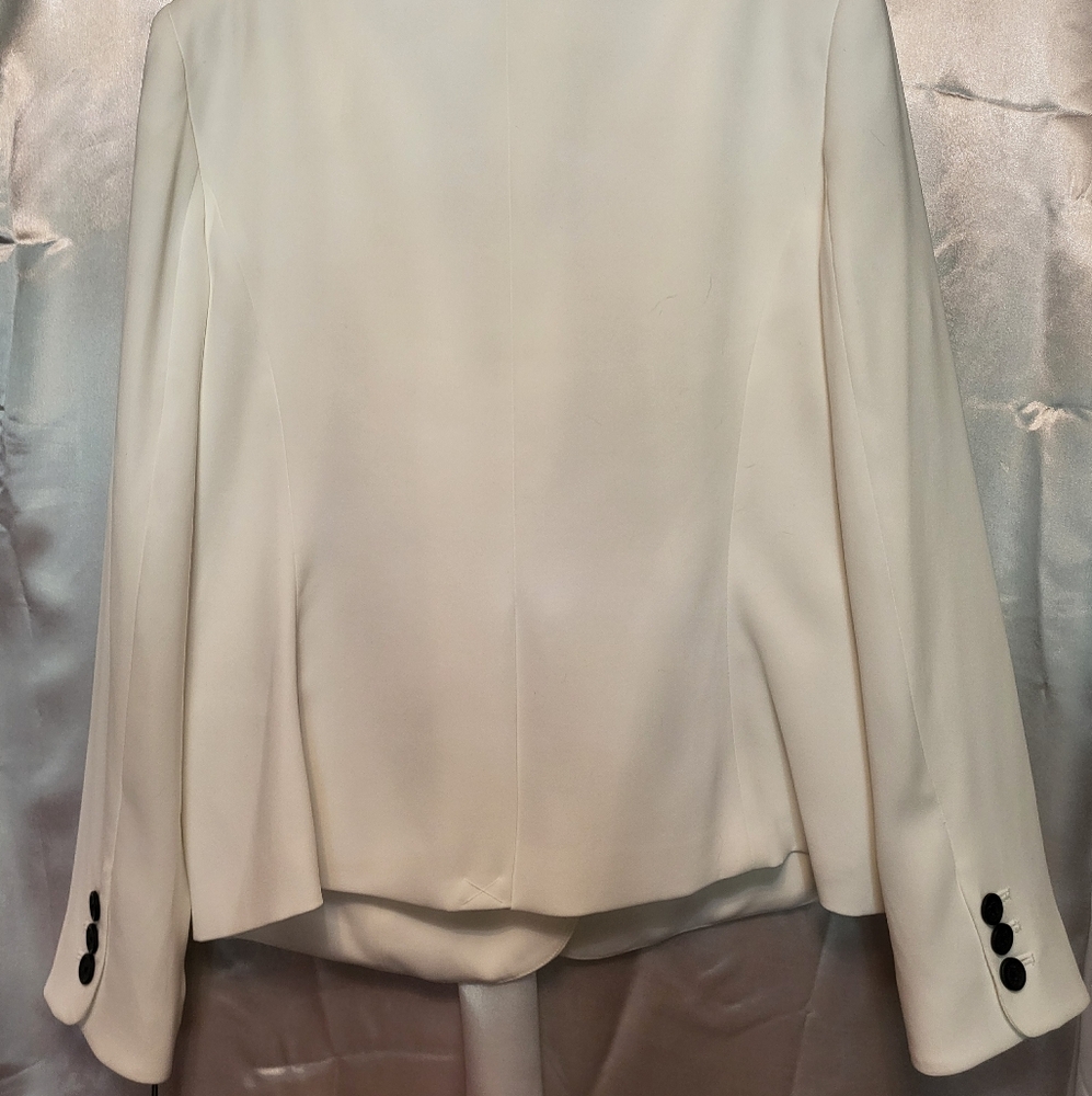 Karl Lagerfeld White Tailored Blazer with Structured Shoulders Size 14 - Picture 2 of 5
